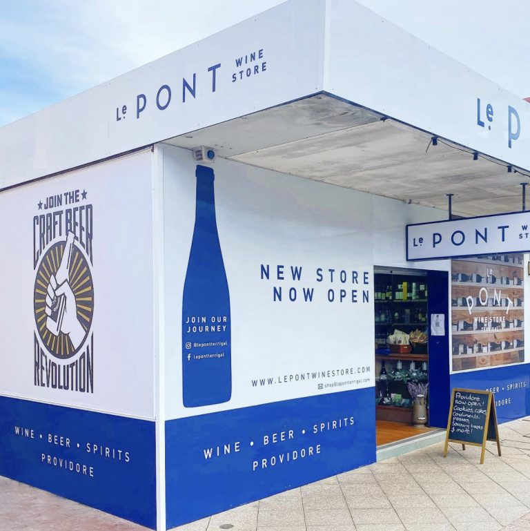 Shop front facade signage design for Le Pont Wine Store Terrigal Beach